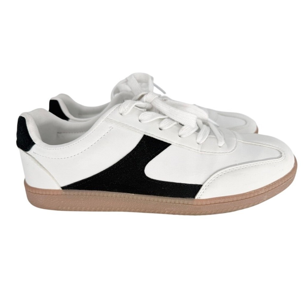 No Boundaries Womens White Black Low Top Gum Sole Sneakers Size 9.5 Retro Casual
